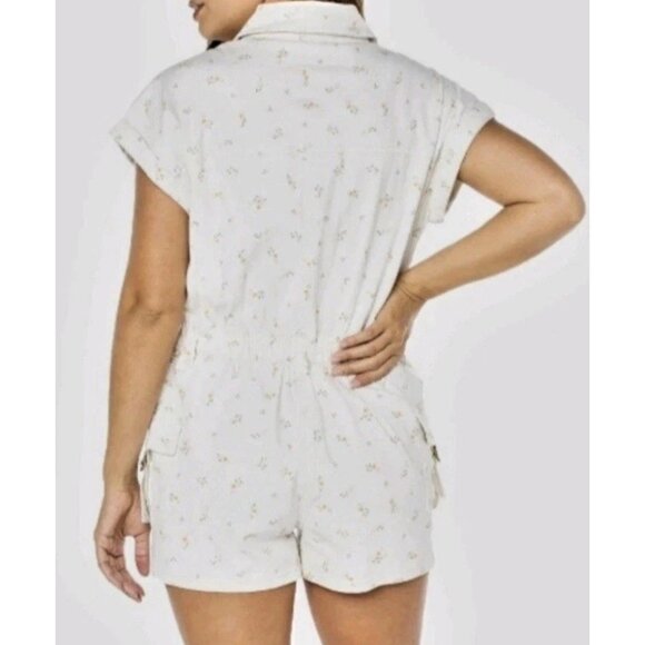 Celebrity Pink Womens XL One Piece Jumpsuit Floral Romper Jumper Button Boho - Picture 3 of 16